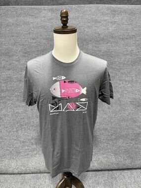 Adobe MAX Fish Shirt Mens Medium Gray Logo Graphic T-Shirt Tee Tagless Top